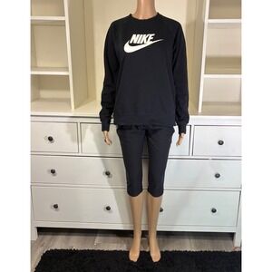 Sold. Do not buy   Nike Bundle Womens Black Sweatshirt and Dri-FIT